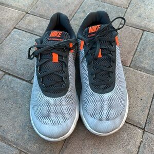 Nike Flex Experience - Running Shoes - Women 9
